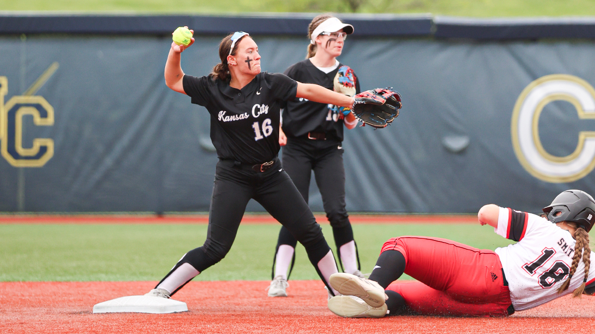 Softball Stays Alive with Huge 6th Inning