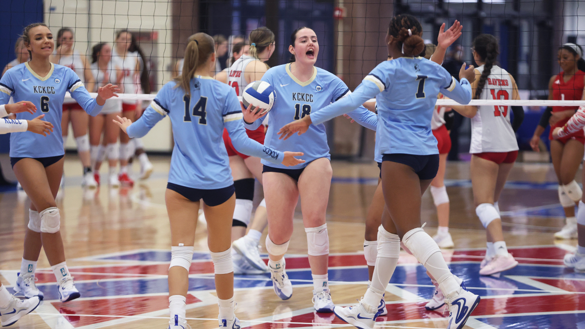 Blue Devils Finish 2-1 at Iowa Central Invitational